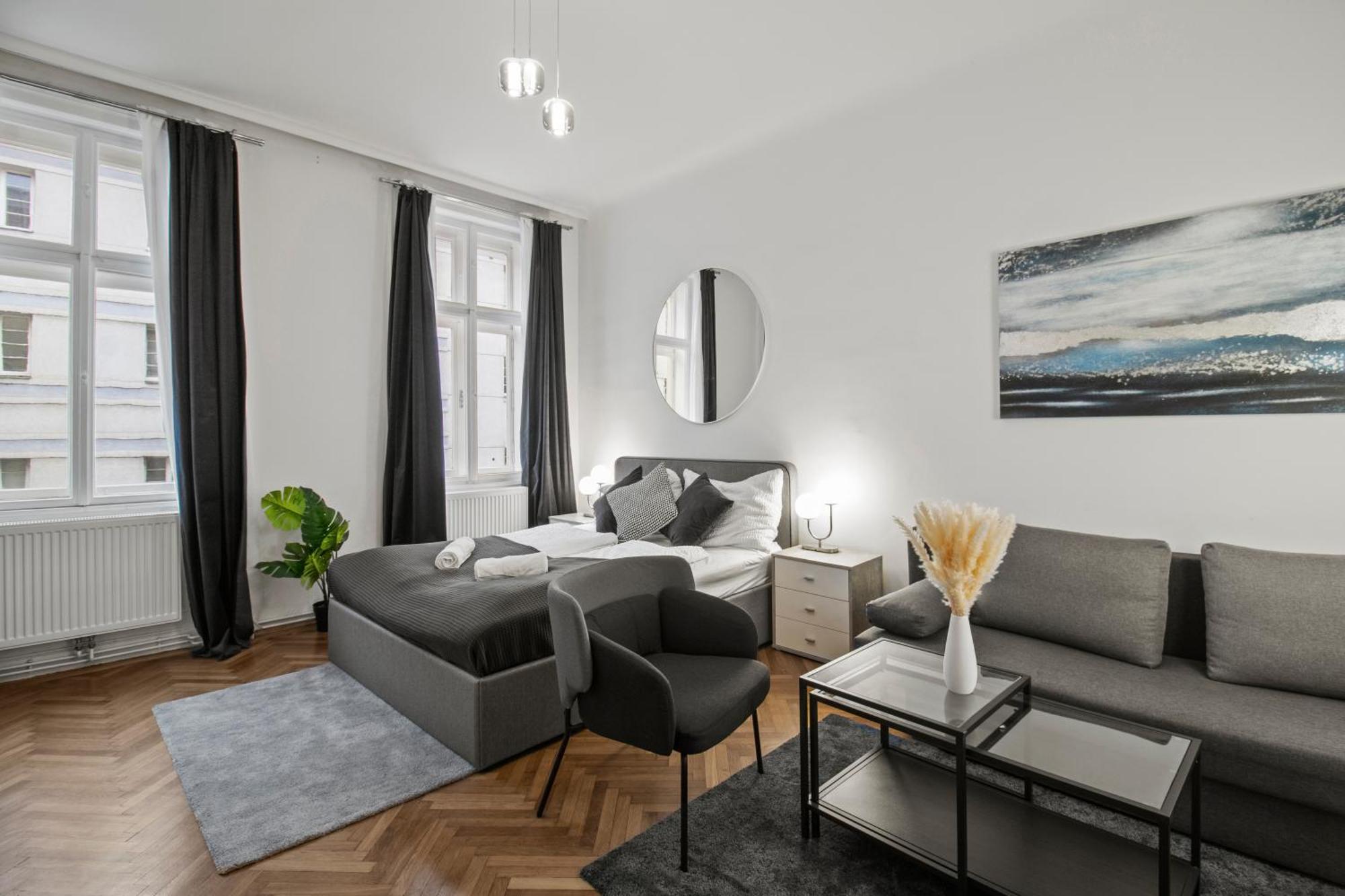 Next To Shopping Street And Subway Station, Few Minutes To Stephansplatz Apartment Vienna