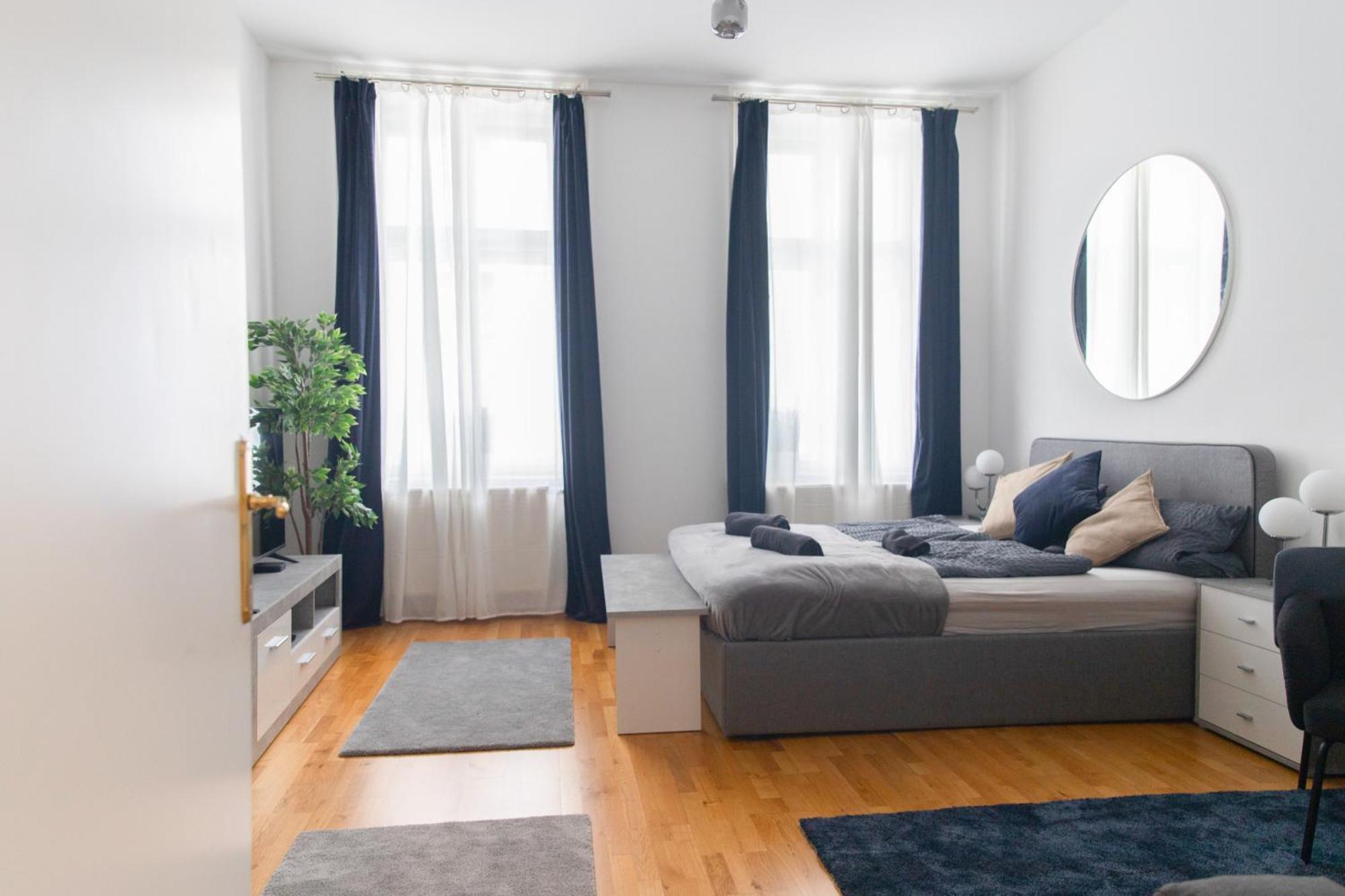 Next To Shopping Street And Subway Station, Few Minutes To Stephansplatz Apartment Vienna